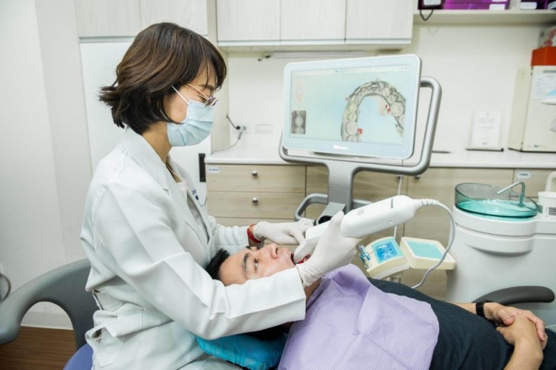 台中隱形矯正 牙齒矯正的佛系療法隱形矯正你聽過了嗎 光流自然牙醫